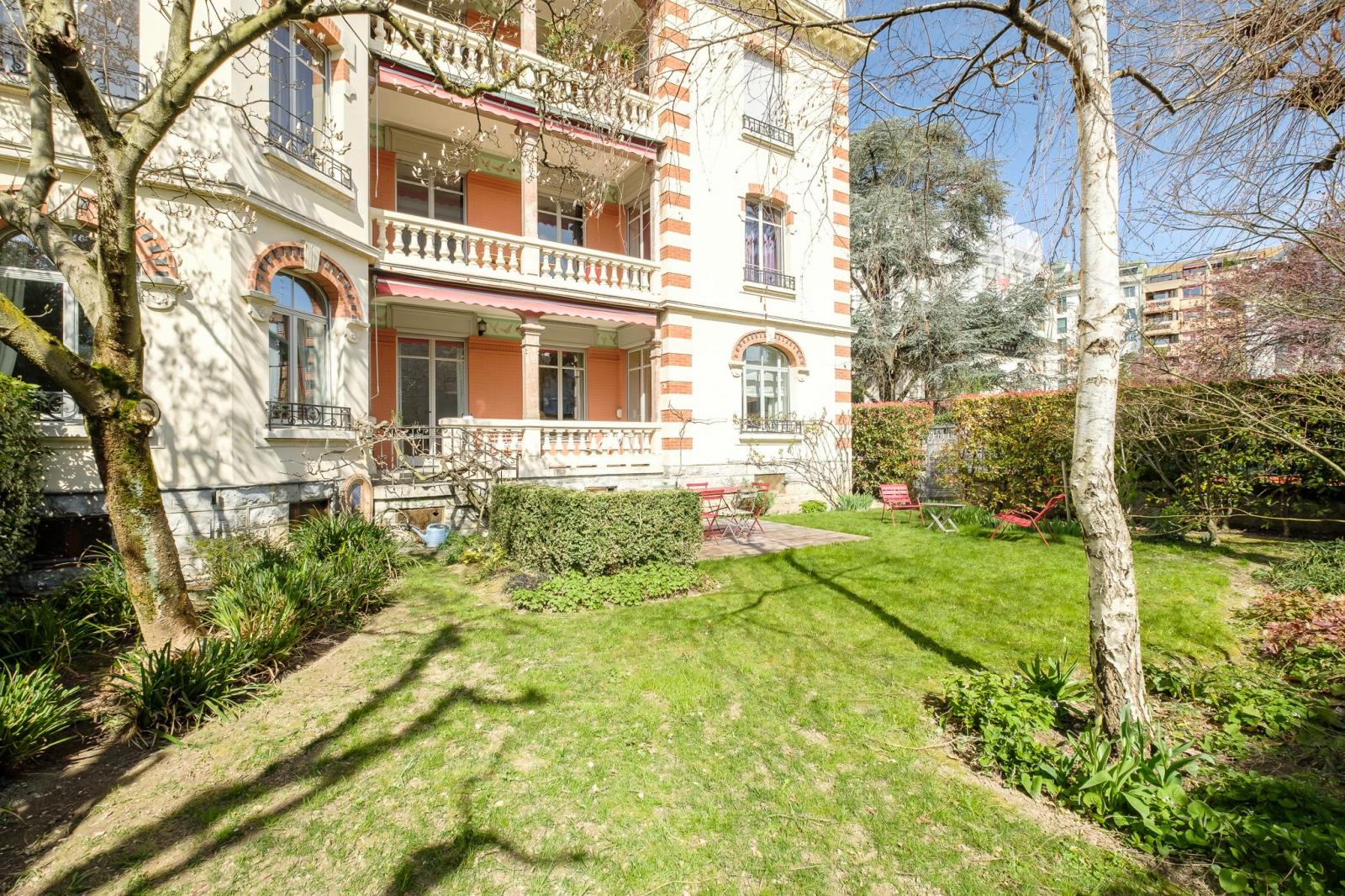 RARE for sale! Superb apartment with character in the city center