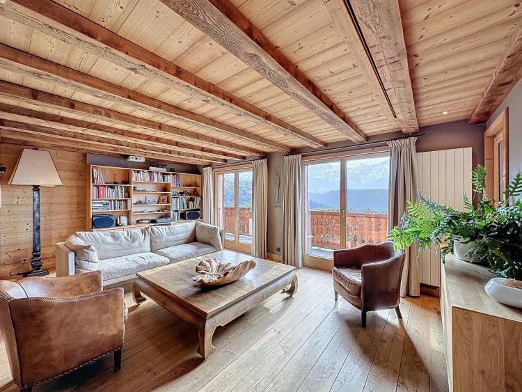 Charming chalet with breathtaking views of the mountains 